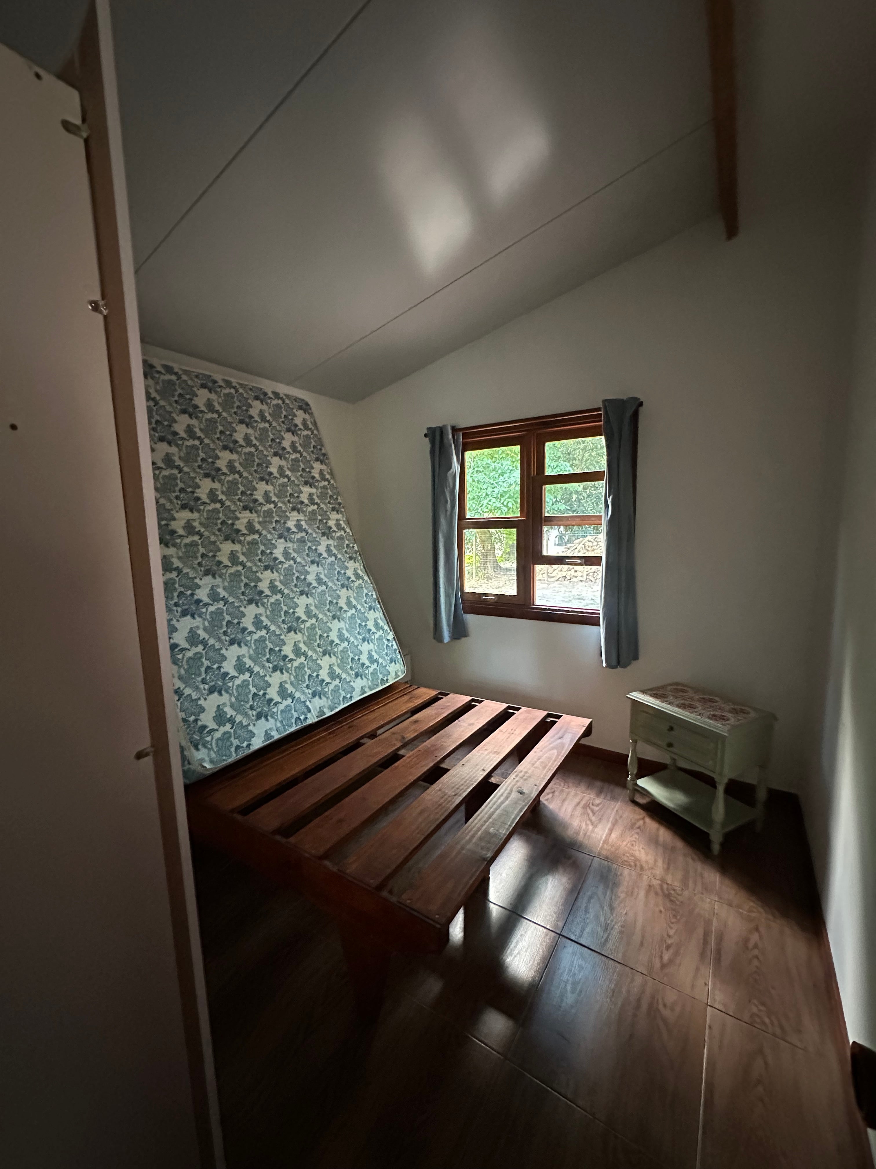 CASA ESTILO CABAÑA EN MARINDIA SUR 1 DORMITORIO