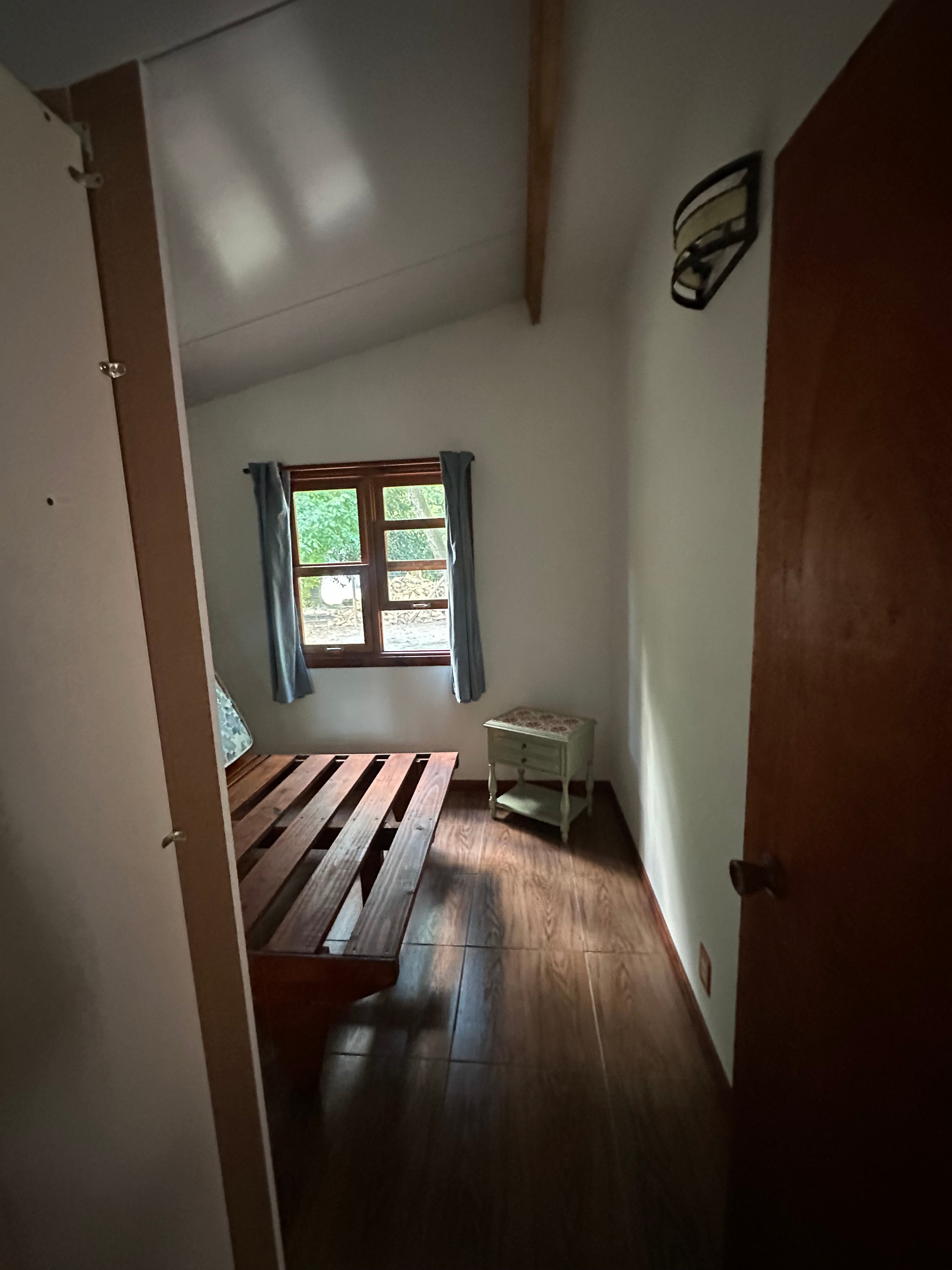 CASA ESTILO CABAÑA EN MARINDIA SUR 1 DORMITORIO