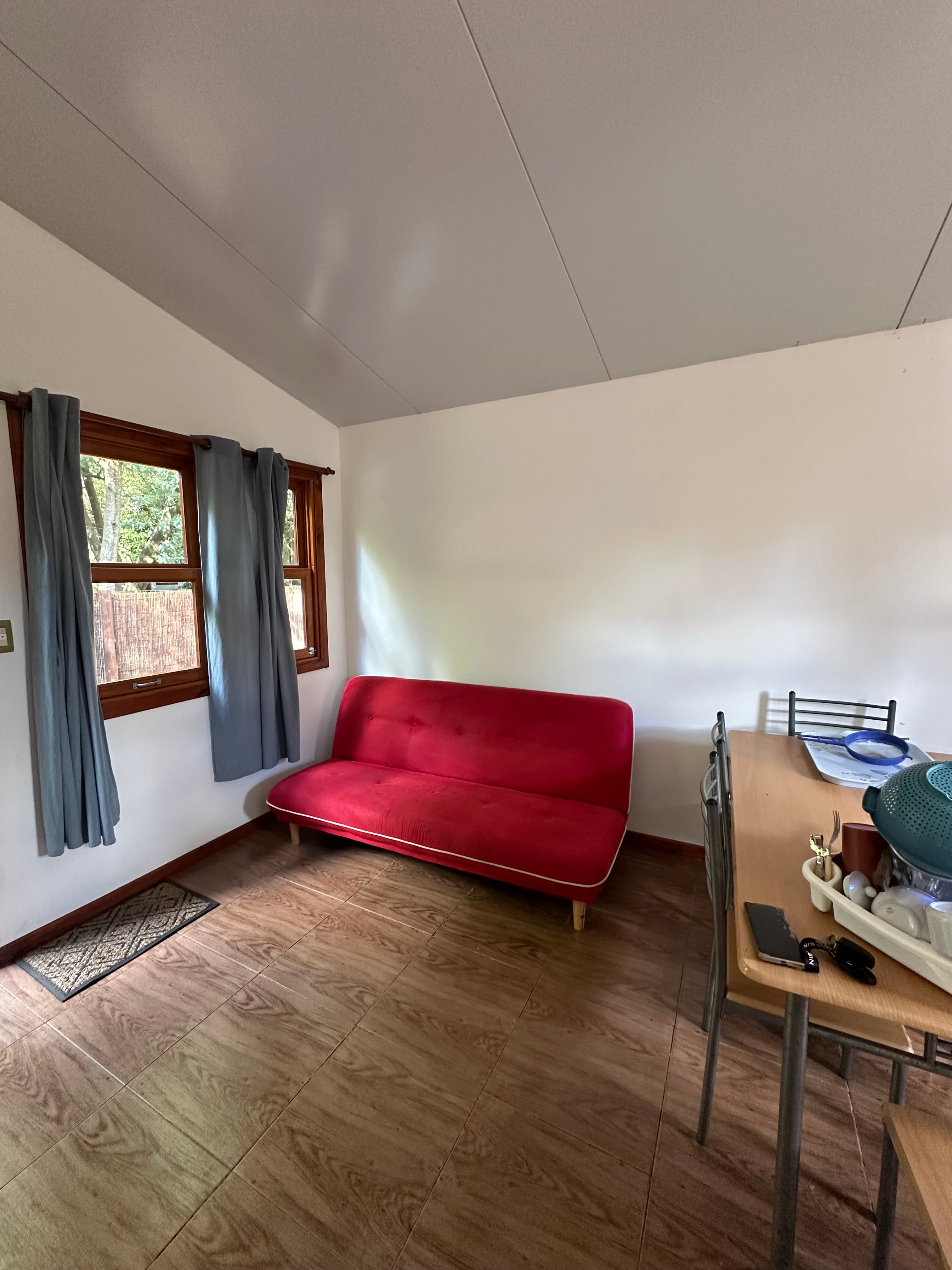 CASA ESTILO CABAÑA EN MARINDIA SUR 1 DORMITORIO