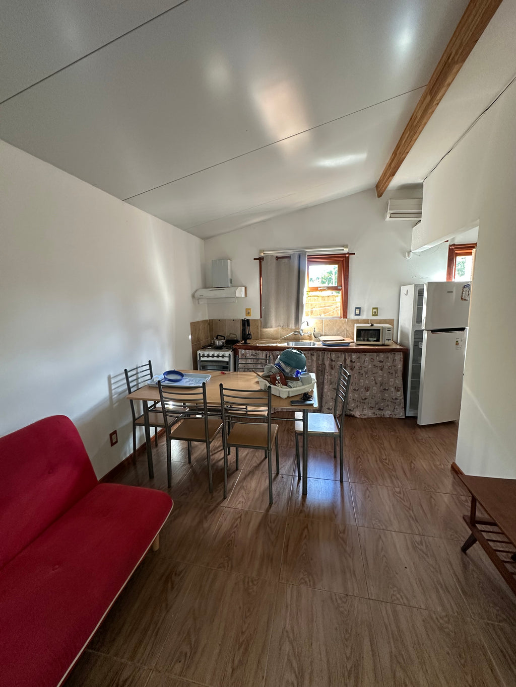 CASA ESTILO CABAÑA EN MARINDIA SUR 1 DORMITORIO