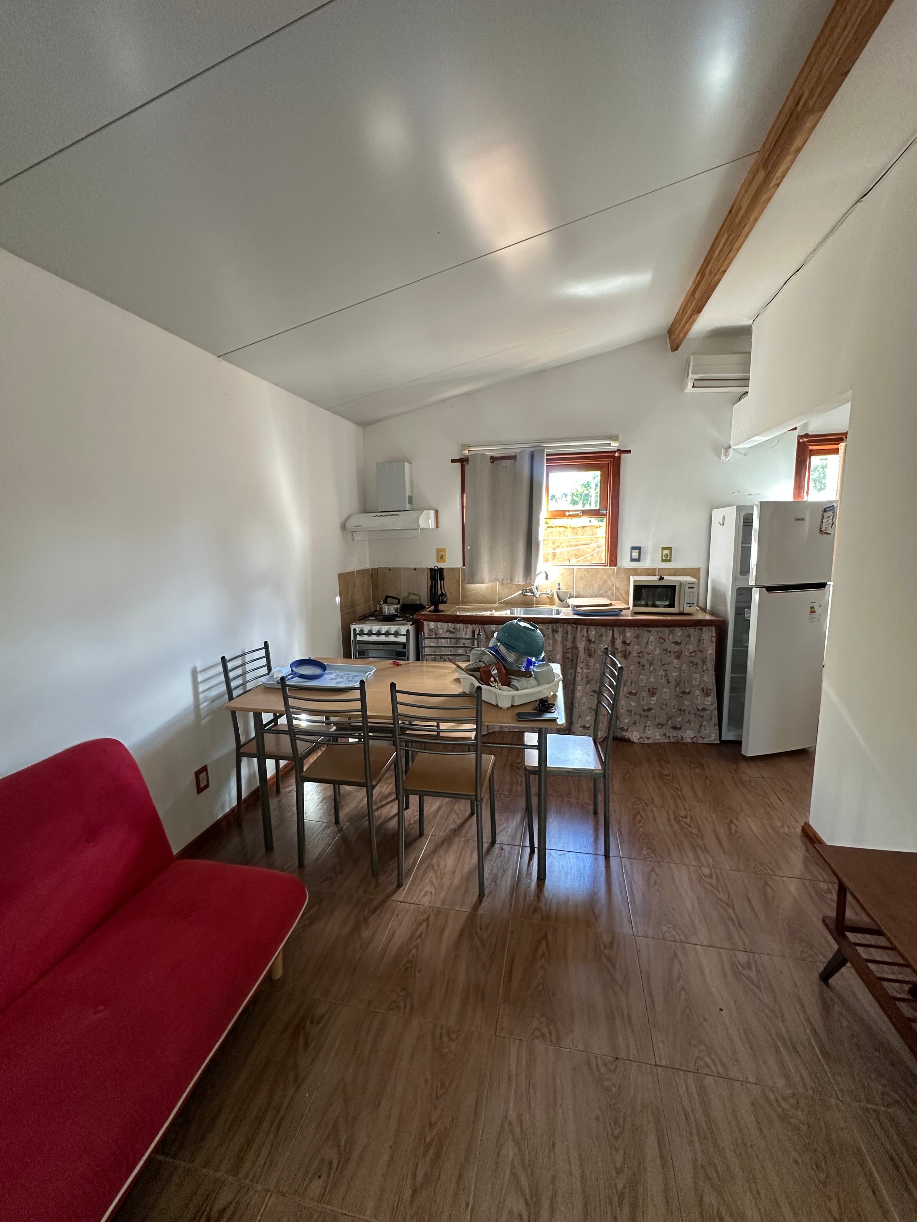 CASA ESTILO CABAÑA EN MARINDIA SUR 1 DORMITORIO