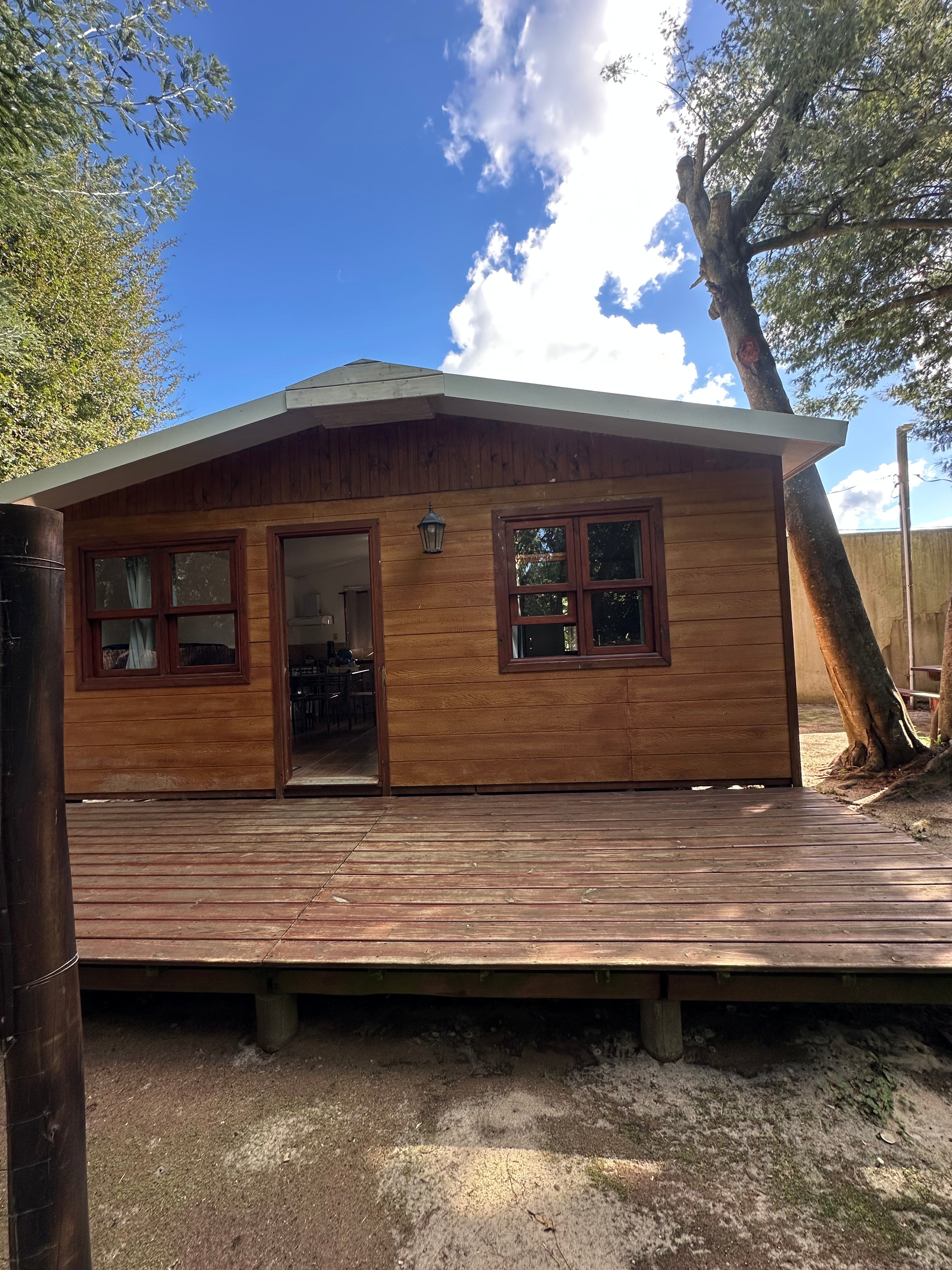 CASA ESTILO CABAÑA EN MARINDIA SUR 1 DORMITORIO