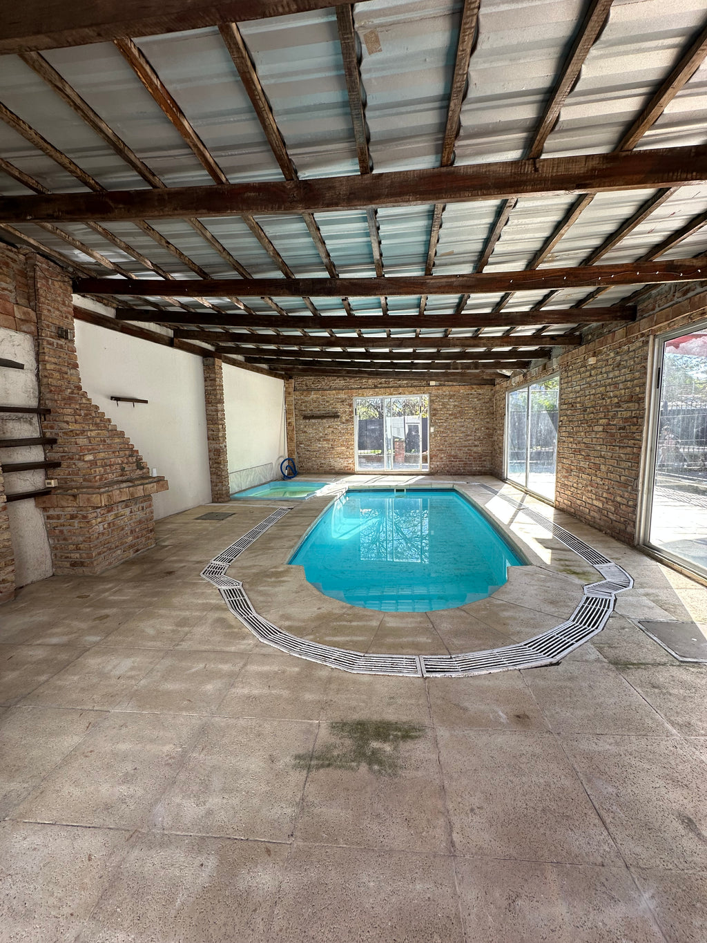 No disponible.ALQUILER DE CASA EN ATLÁNTIDA CON PISCINA