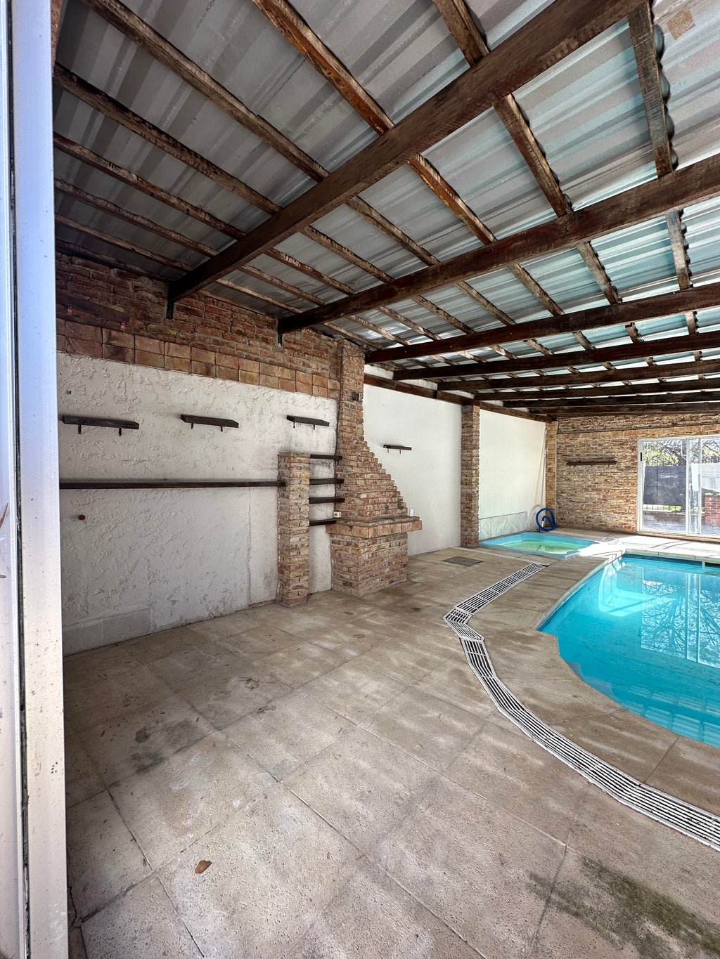 No disponible.ALQUILER DE CASA EN ATLÁNTIDA CON PISCINA