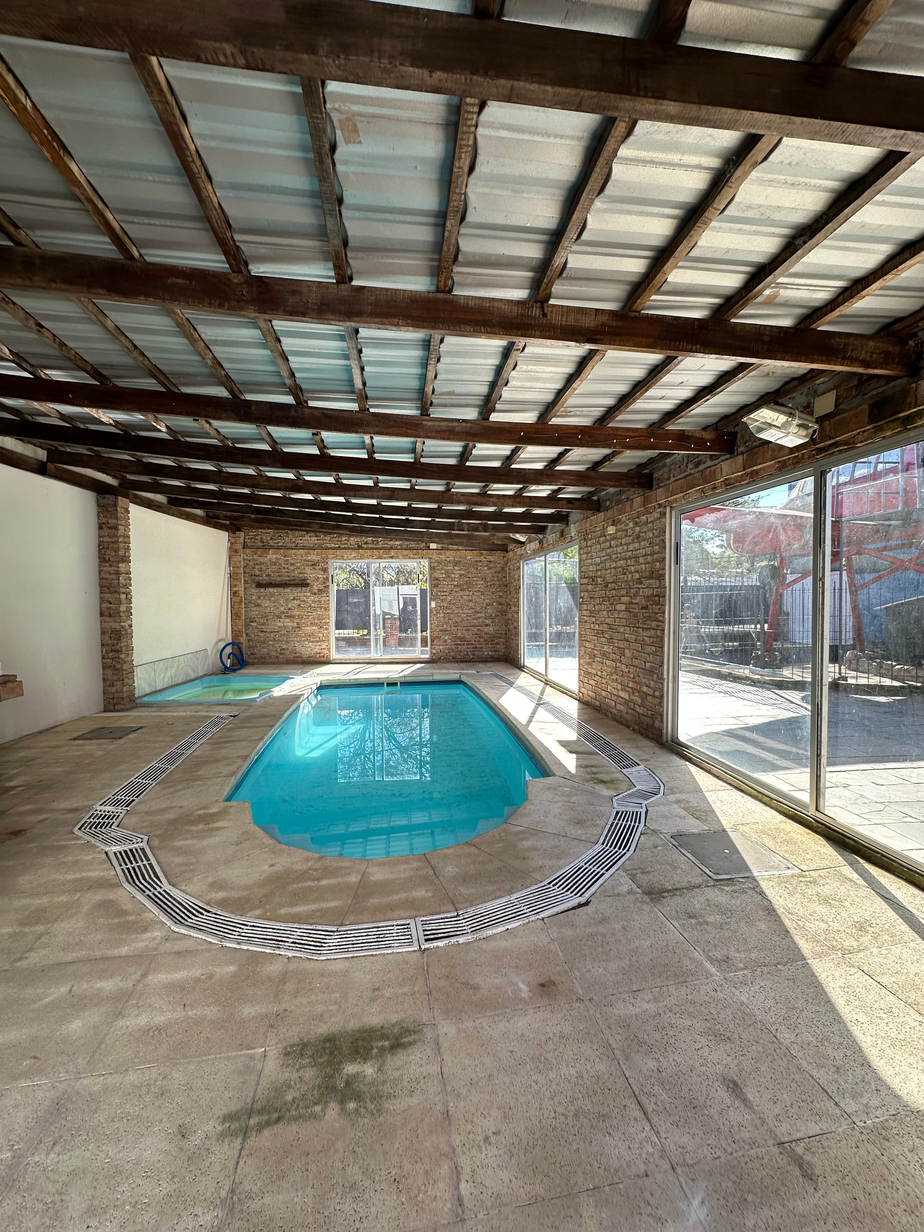 No disponible.ALQUILER DE CASA EN ATLÁNTIDA CON PISCINA