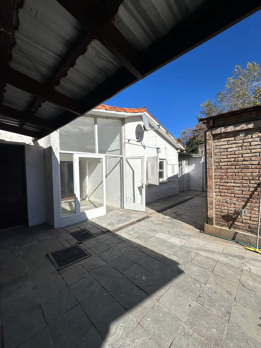 No disponible.ALQUILER DE CASA EN ATLÁNTIDA CON PISCINA