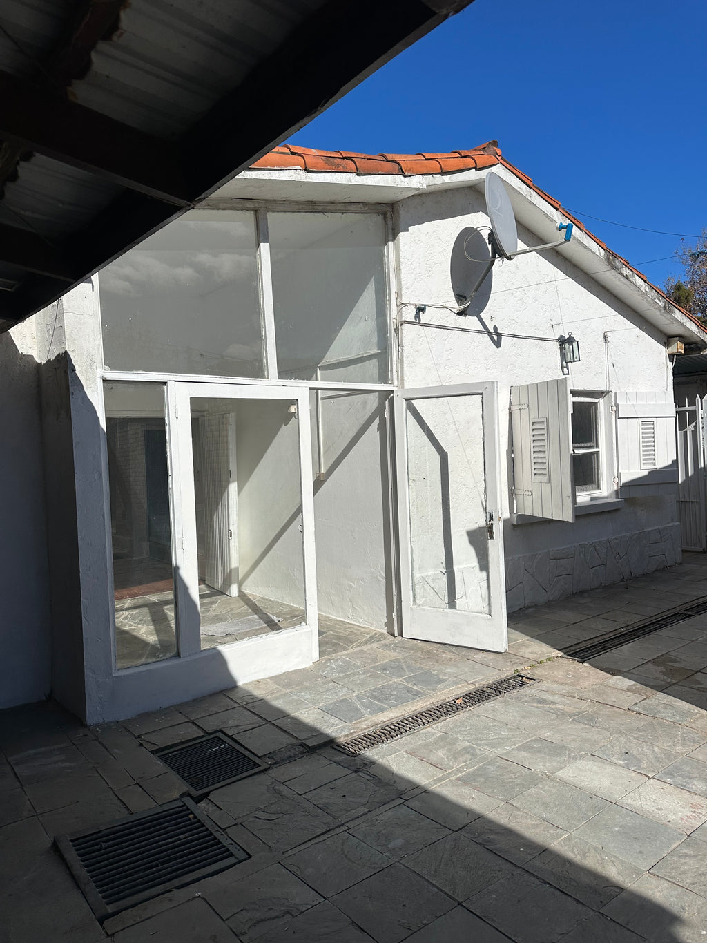 No disponible.ALQUILER DE CASA EN ATLÁNTIDA CON PISCINA